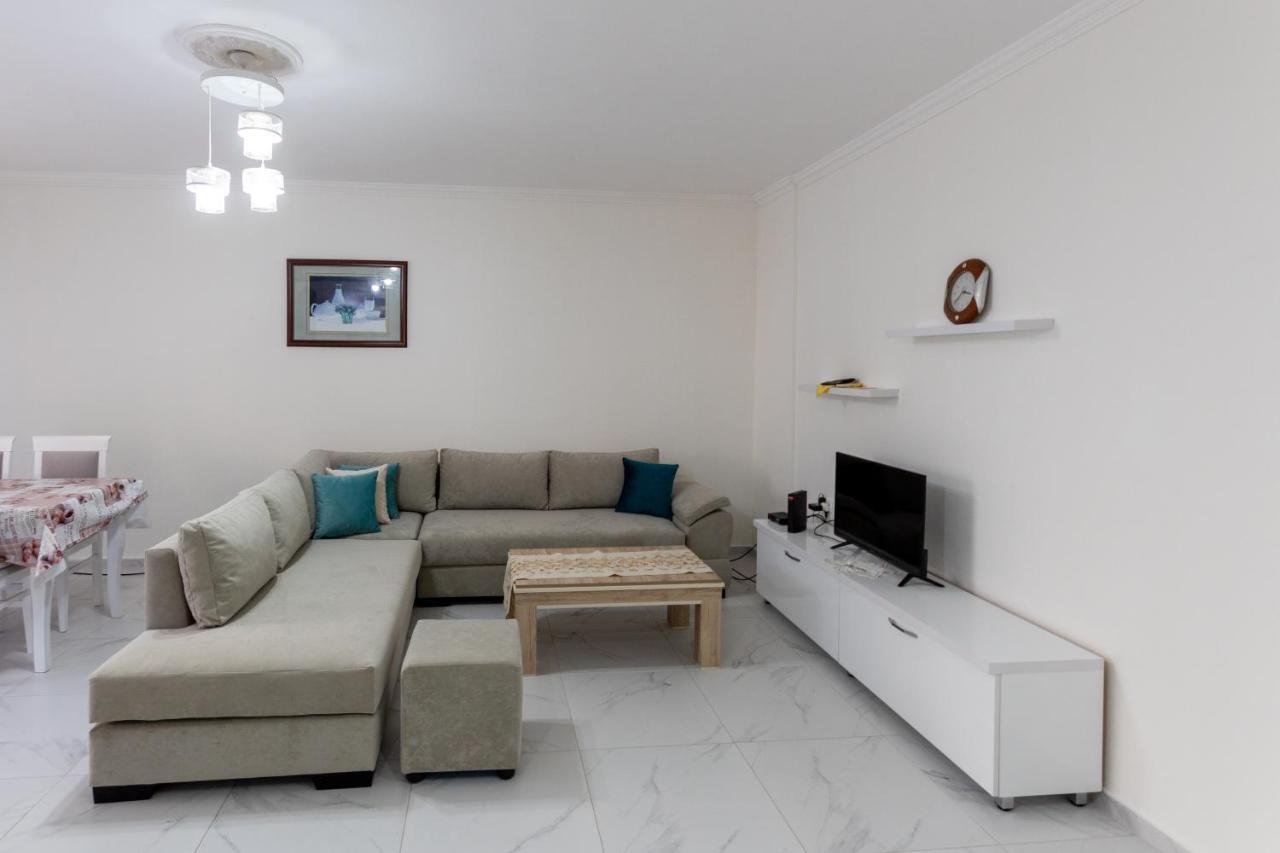 Comfortable Apartment Next To The Beach ดูร์เรส ภายนอก รูปภาพ