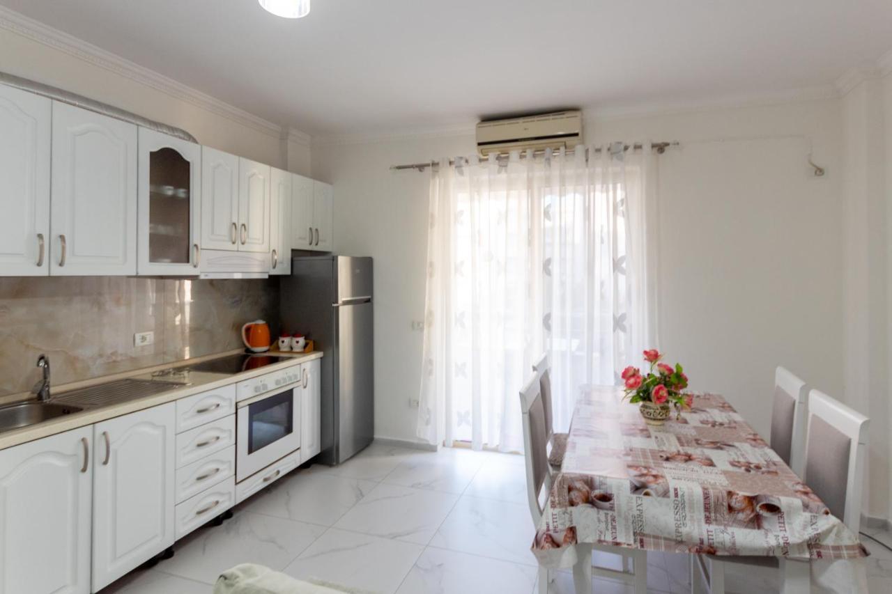 Comfortable Apartment Next To The Beach ดูร์เรส ภายนอก รูปภาพ