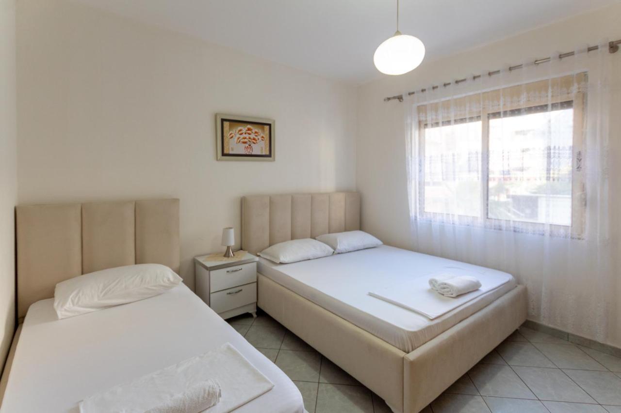Comfortable Apartment Next To The Beach ดูร์เรส ภายนอก รูปภาพ