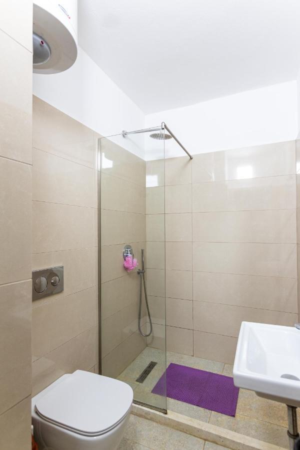 Comfortable Apartment Next To The Beach ดูร์เรส ภายนอก รูปภาพ