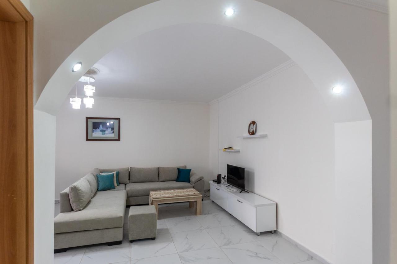 Comfortable Apartment Next To The Beach ดูร์เรส ภายนอก รูปภาพ