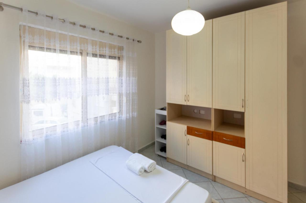 Comfortable Apartment Next To The Beach ดูร์เรส ภายนอก รูปภาพ